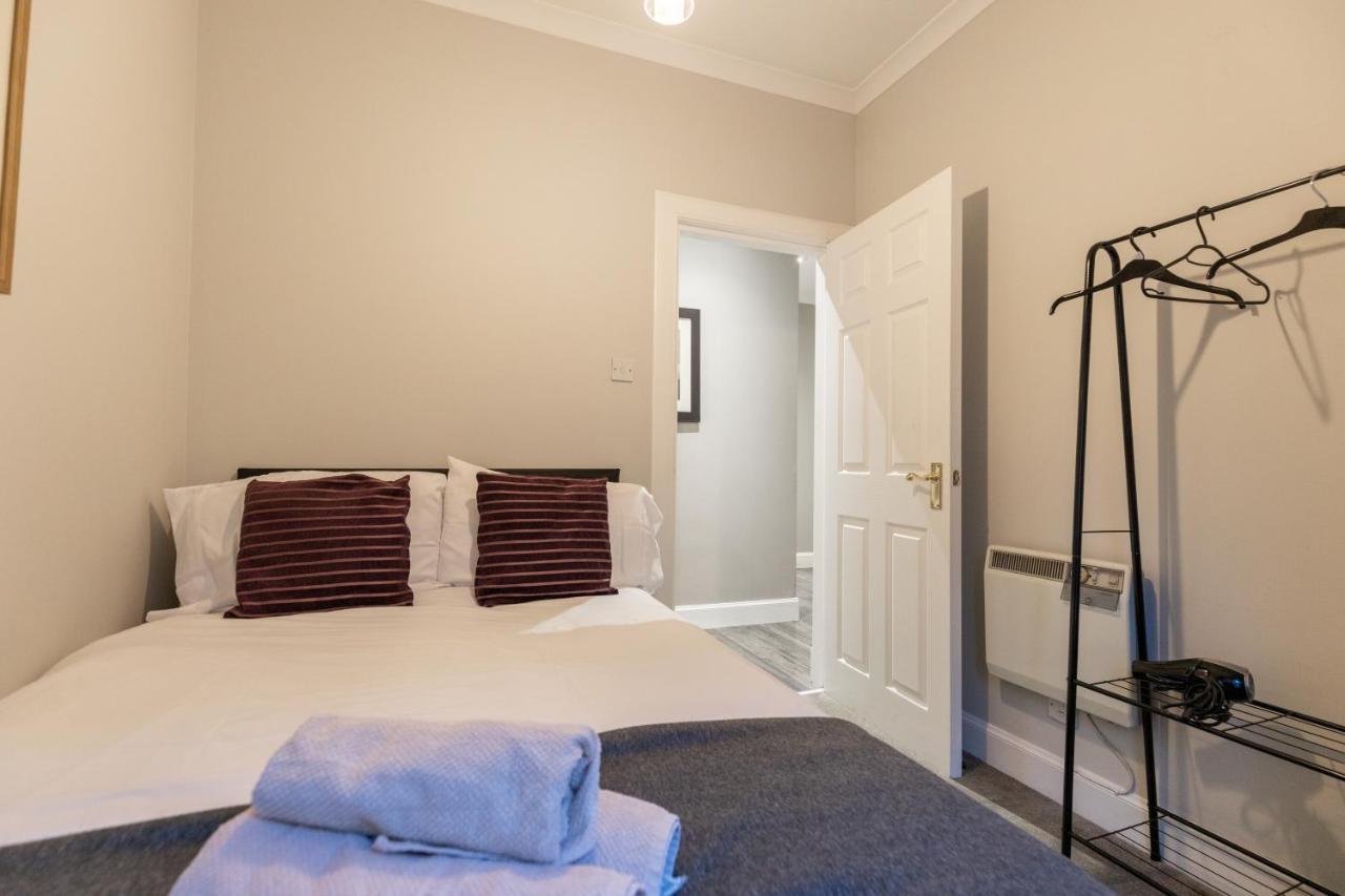 Two Bedroom Within Walking Distance To Centre Appartement *