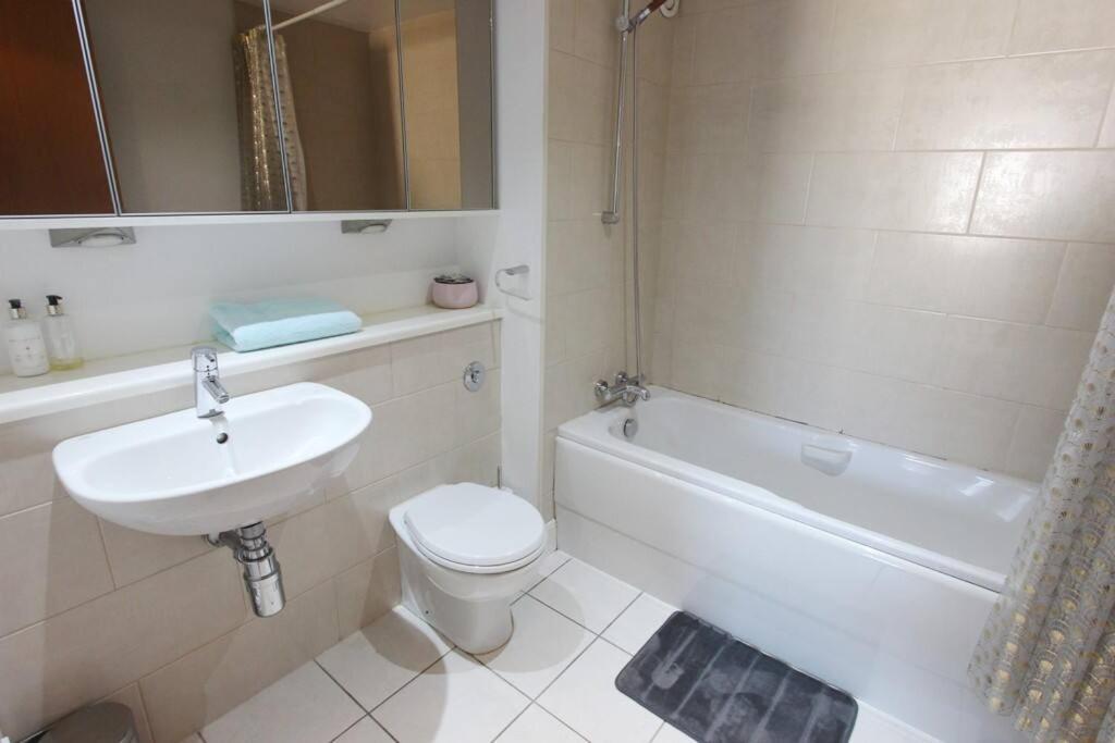 Apartment Spacious 2 Bed, 2 Bath -the Shore, Leith *