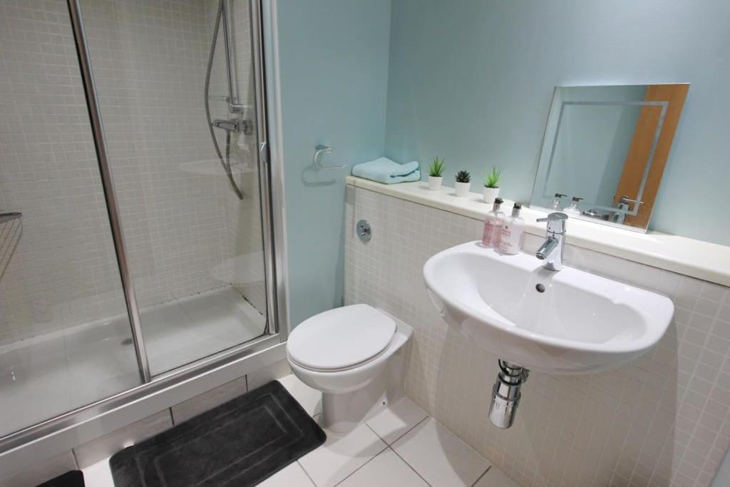 Spacious 2 Bed, 2 Bath -the Shore, Leith