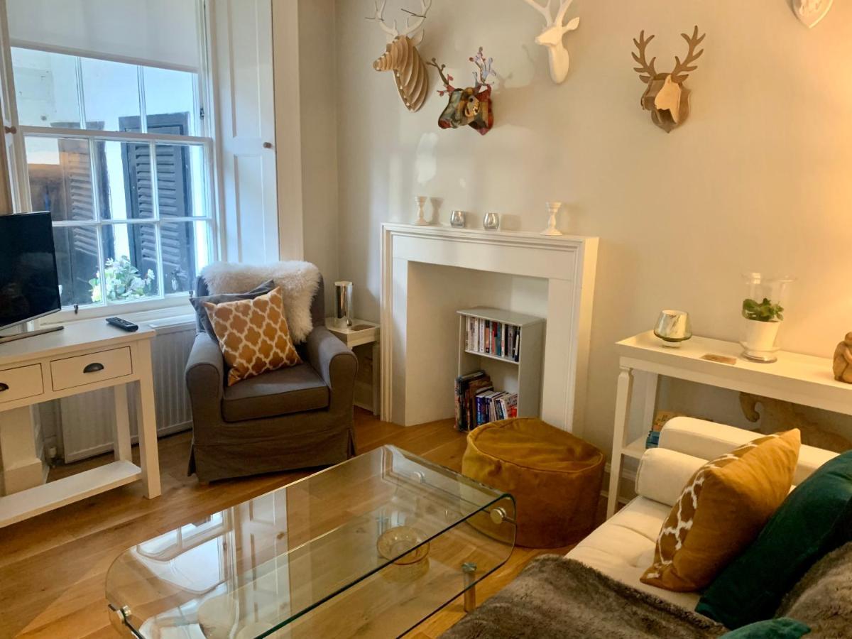 Apartment Chic 2b Centre Flat & Patio , Close To Castle EDI