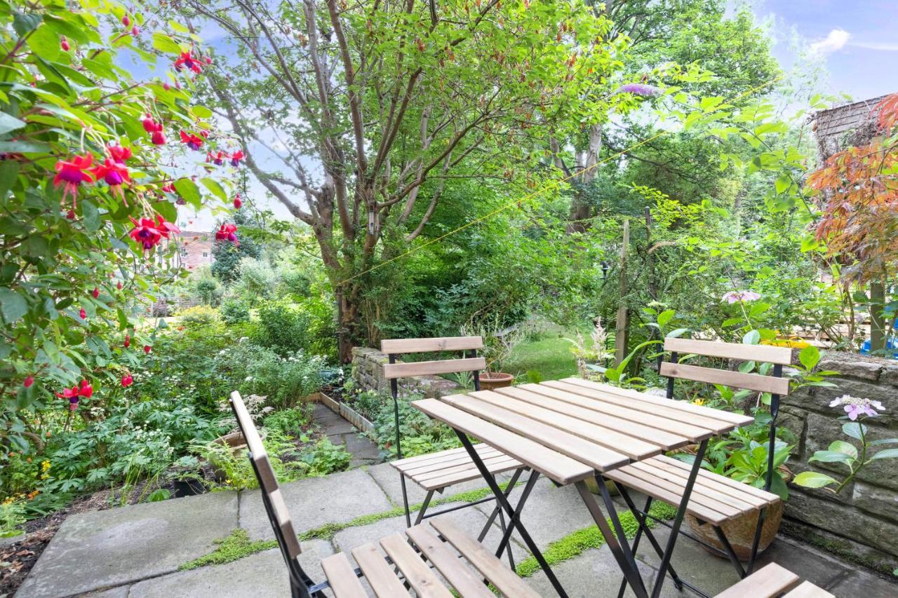 Joivy 3-bed Meadows Flat Near Castle