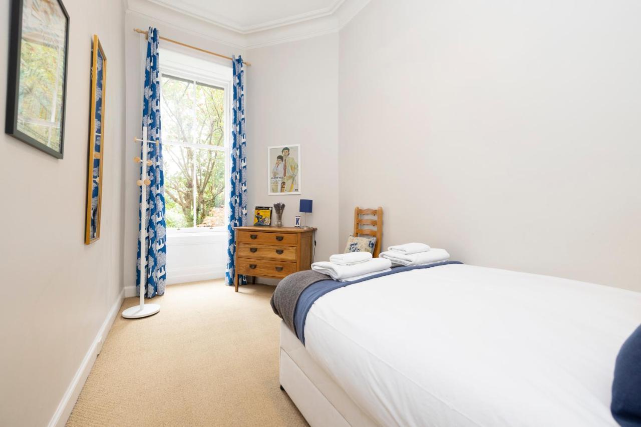 Joivy 3-bed Meadows Flat Near Castle
