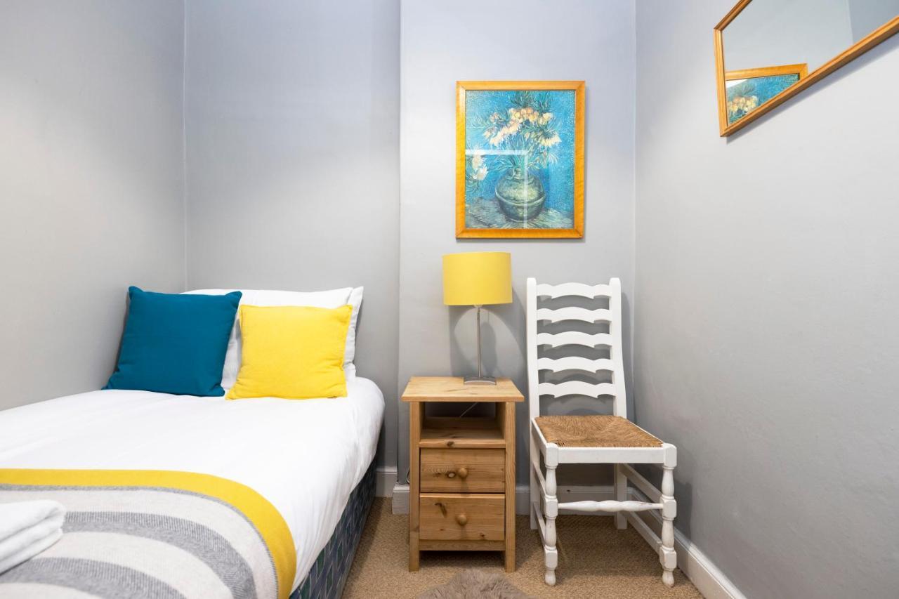 Apartment Joivy 3-bed Meadows Flat Near Castle