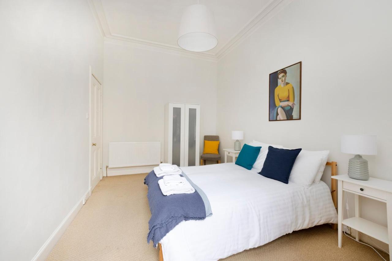Joivy 3-bed Meadows Flat Near Castle Apartment