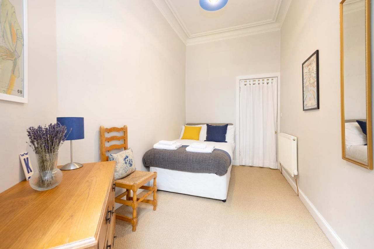 Joivy 3-bed Meadows Flat Near Castle * Edinburgh