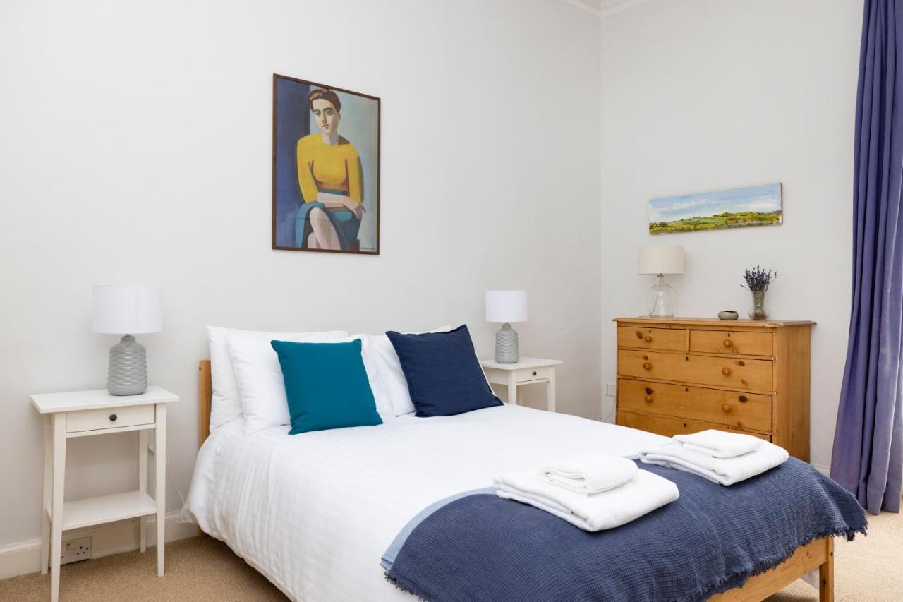 Joivy 3-bed Meadows Flat Near Castle * Edinburgh