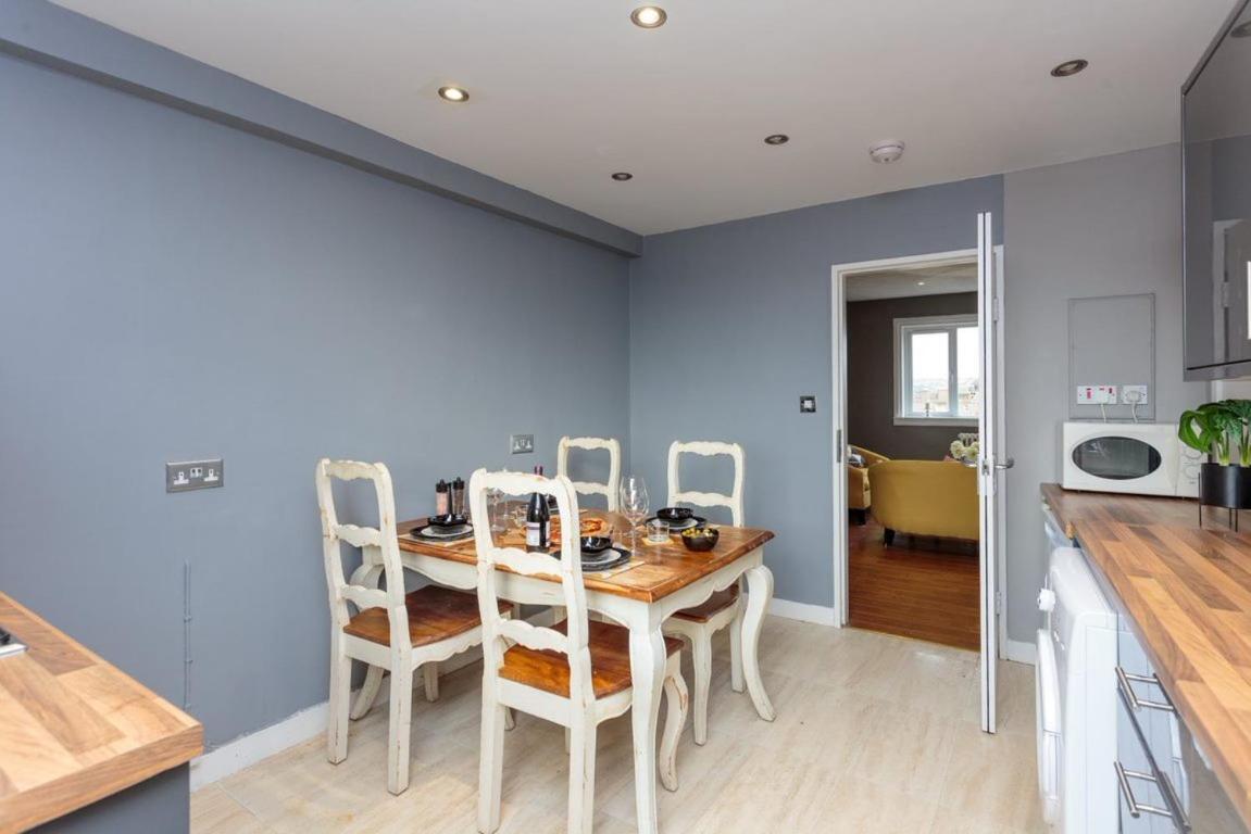 Gorgeous 3-bed Flat, 15 Minutes To Centre