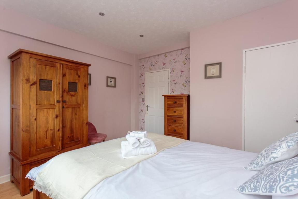 Gorgeous 3-bed Flat, 15 Minutes To Centre EDI