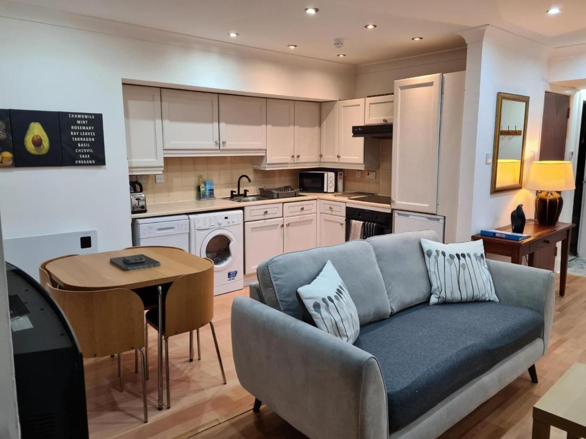 4 New Assembly Close - Royal Mile Apartment *