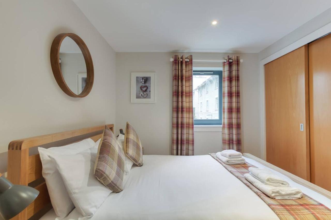 *amazing Location!*in Heart Of The City. 2br & Cot *
