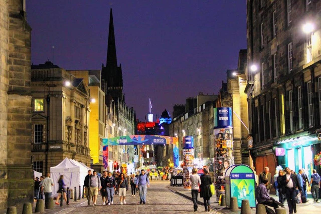 Appartement *amazing Location!*in Heart Of The City. 2br & Cot EDI