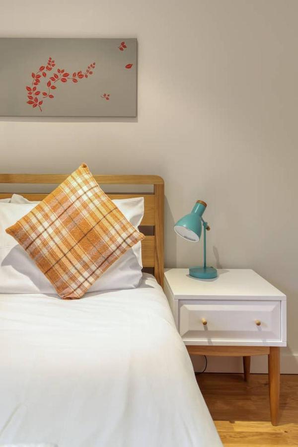 *amazing Location!*in Heart Of The City. 2br & Cot * EDI