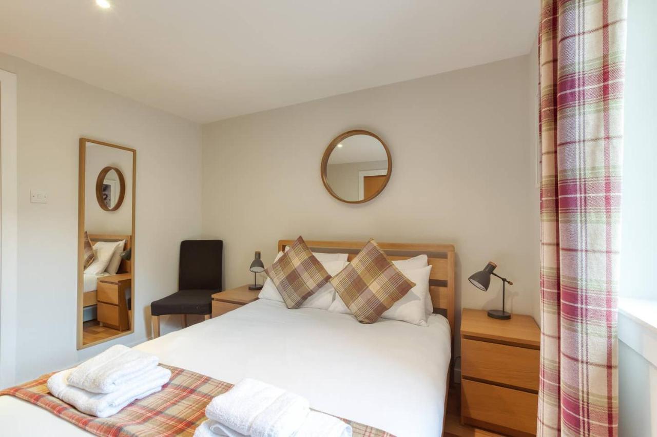 *amazing Location!*in Heart Of The City. 2br & Cot * EDI