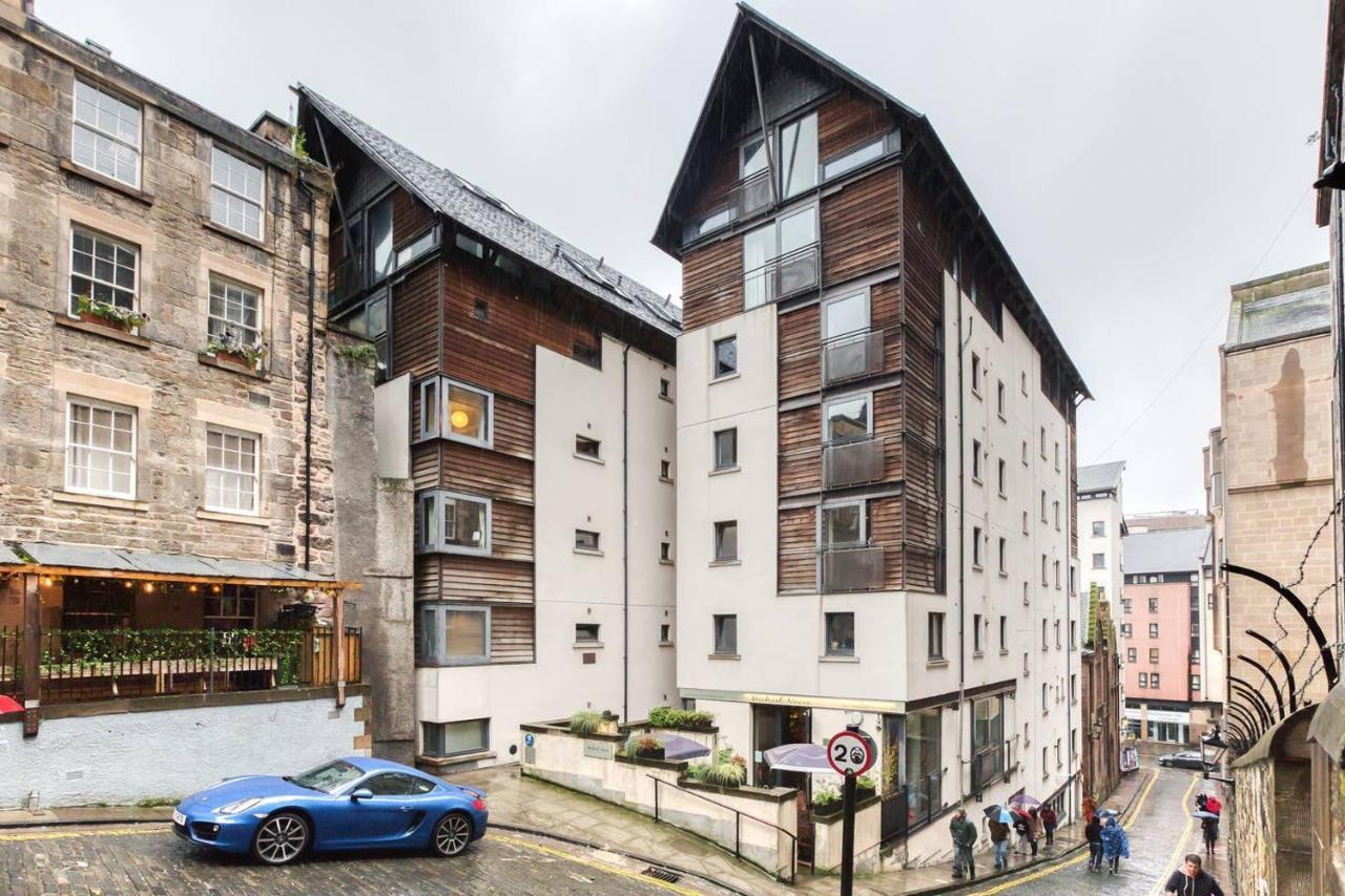 *amazing Location!*in Heart Of The City. 2br & Cot * EDI
