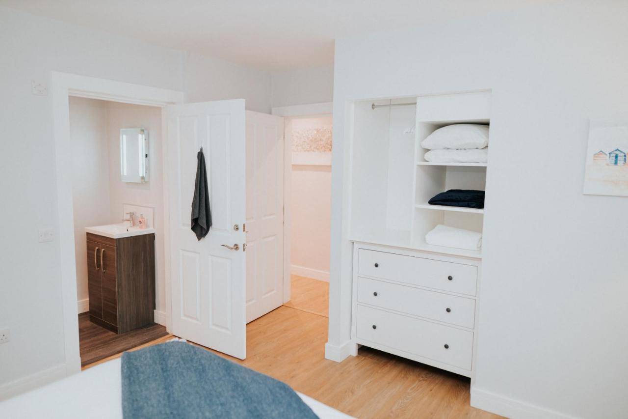 Luxury Modern 3 Bedroom In Centre Apartment