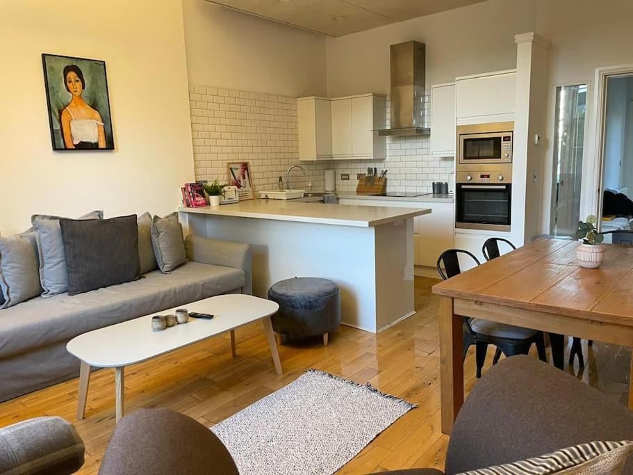 Luxury 3 Bed 2 Bath Main Door Apartm At Wardie Bay Apartment Edinburgh