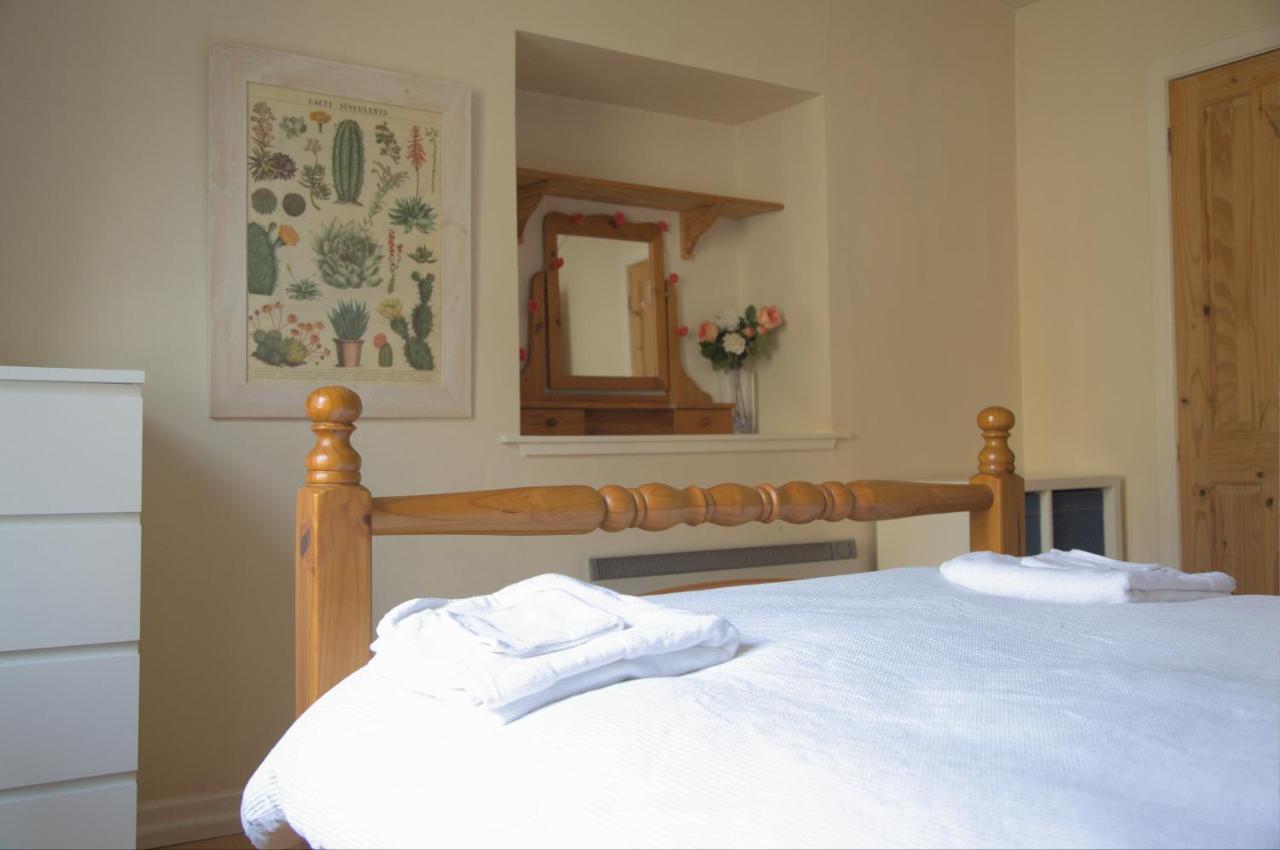 Cosy N Comfy Flat In Historic Heart Of Apartment Edinburgh