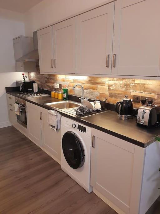 Modern Flat Near Centre. Appartement