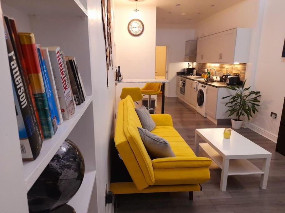 Modern Flat Near Centre. Appartement EDI