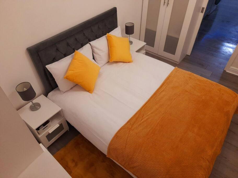 Modern Flat Near Centre.
