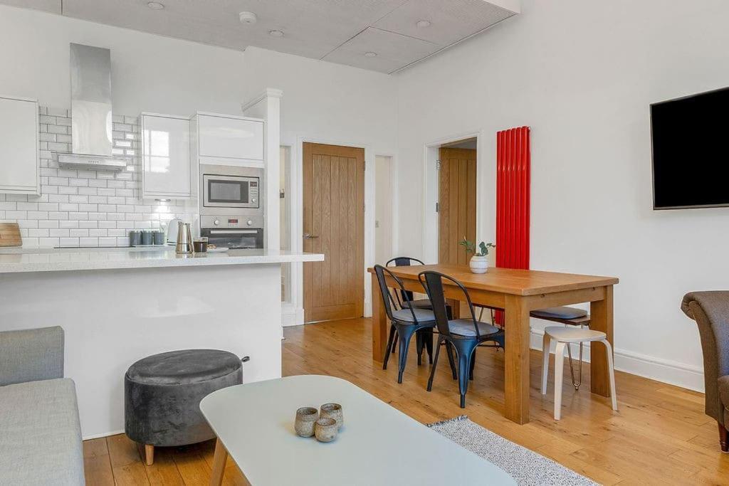 Luxury 3 Bed 2 Bath Main Door Apartm At Wardie Bay Edinburgh