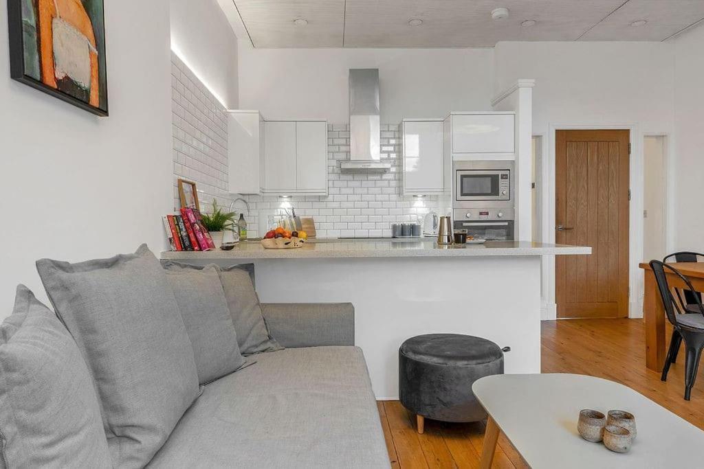 Apartment Luxury 3 Bed 2 Bath Main Door Apartm At Wardie Bay