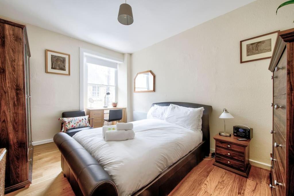 Charm & Character On Historic Rose Street Apartment Edinburgh