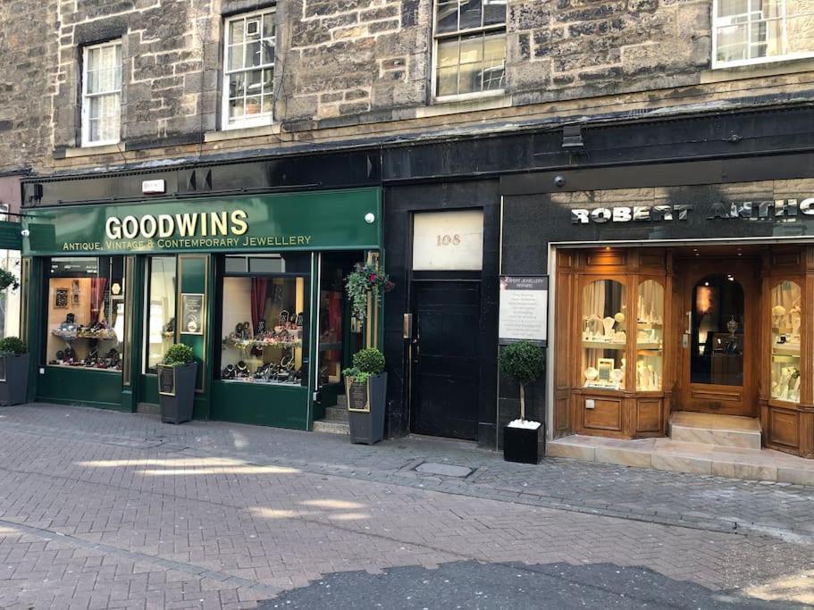 Apartment Charm & Character On Historic Rose Street Edinburgh