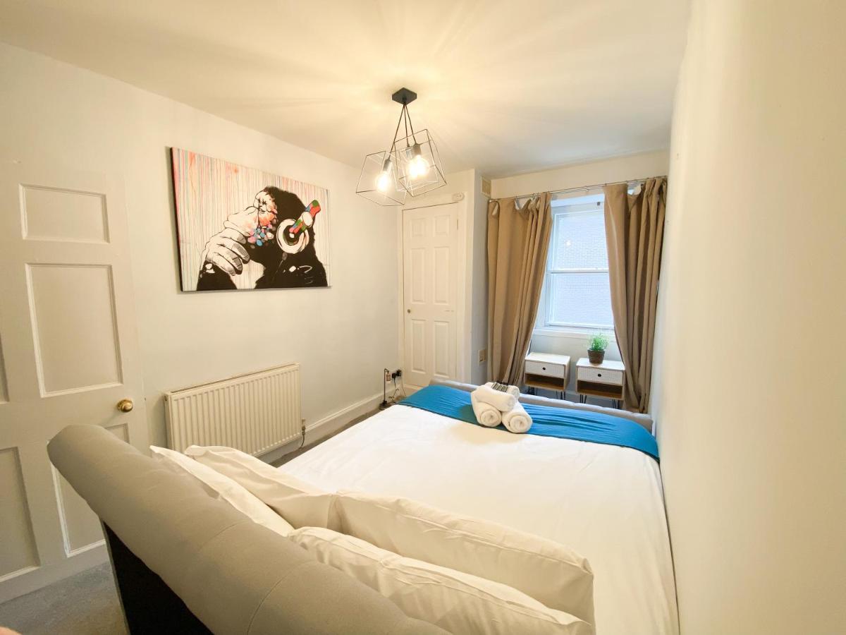 Rose Street's Hidden Treasure- 2bed Newly Refurbished * Édimbourg