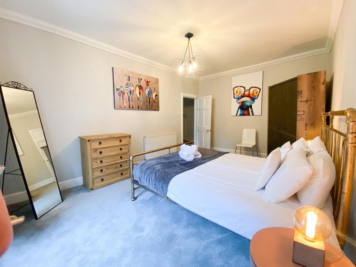 Rose Street's Hidden Treasure- 2bed Newly Refurbished Appartement