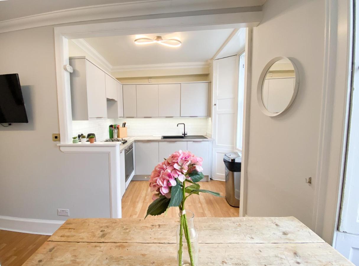 Rose Street's Hidden Treasure- 2bed Newly Refurbished Appartement Édimbourg