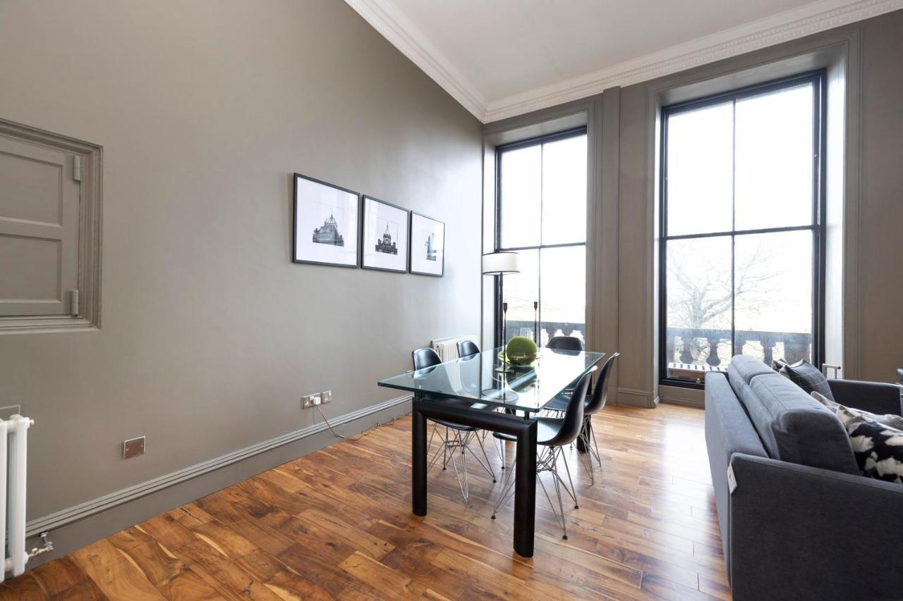 Joivy Chic 2br With Views At The Heart Of Old Town Edinburgh