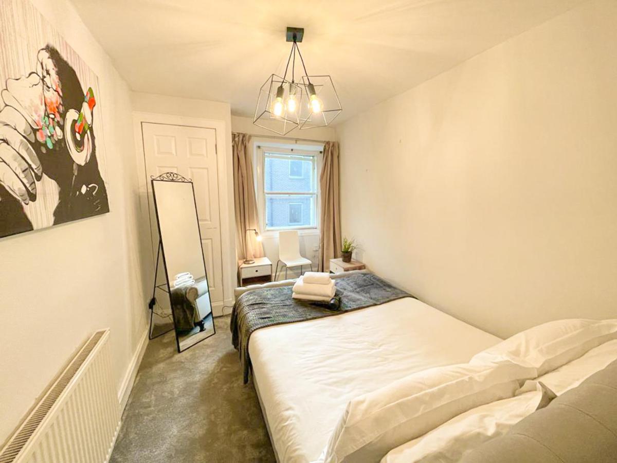 Rose Street's Hidden Treasure- 2bed Newly Refurbished * Édimbourg
