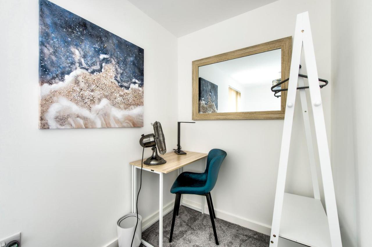 Holiday home 2-bedroom With Private Garden & Parking Edinburgh