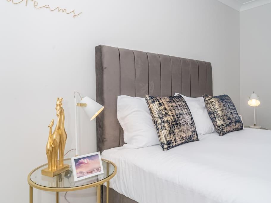 Luxury 2bed 2bath Flat In City Centre- Free Parking! Appartement