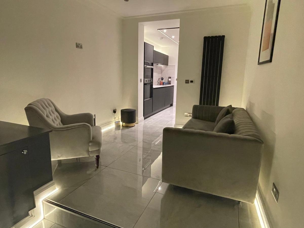 Luxury Centre With Steam Apartment Edinburgh