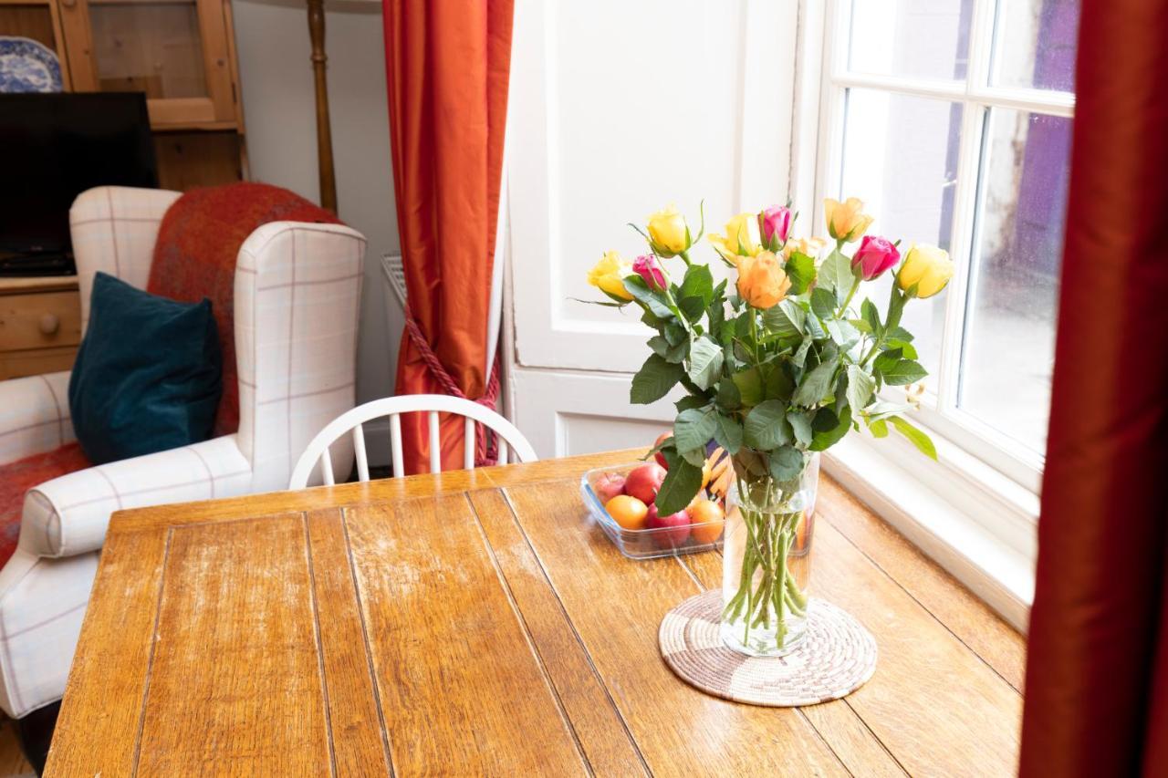 Charming Hideaway In Centre EDI