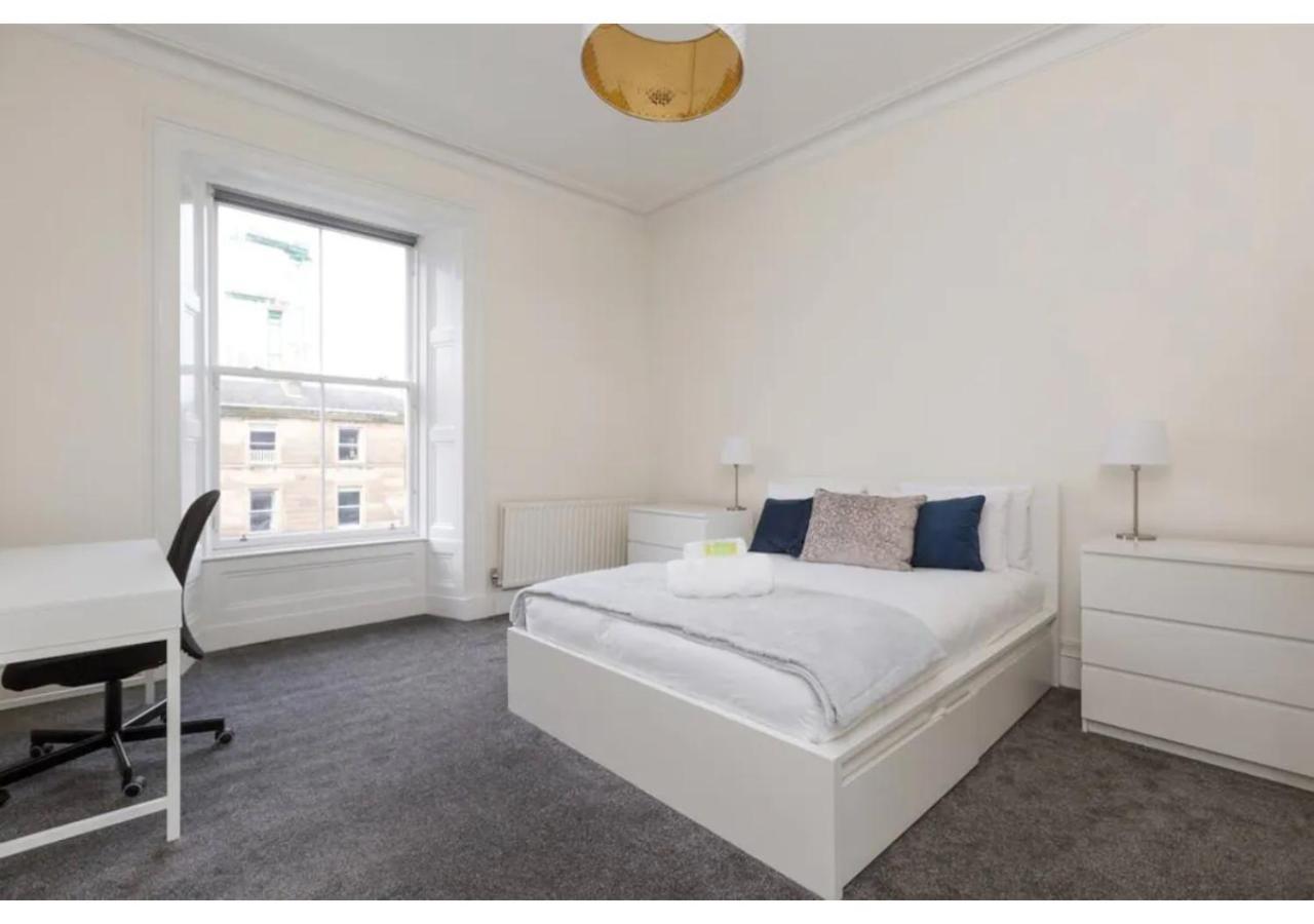 Joivy Spacious 3-bed Flat With Castle Views