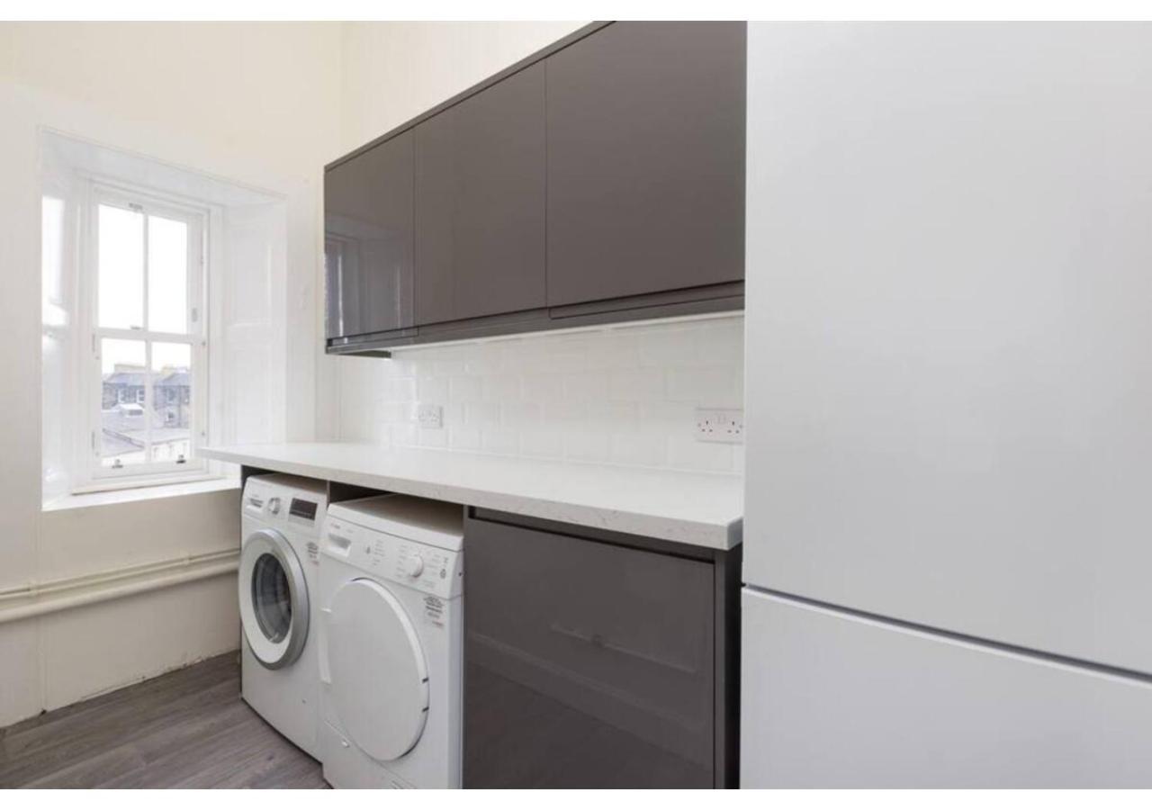 Joivy Spacious 3-bed Flat With Castle Views