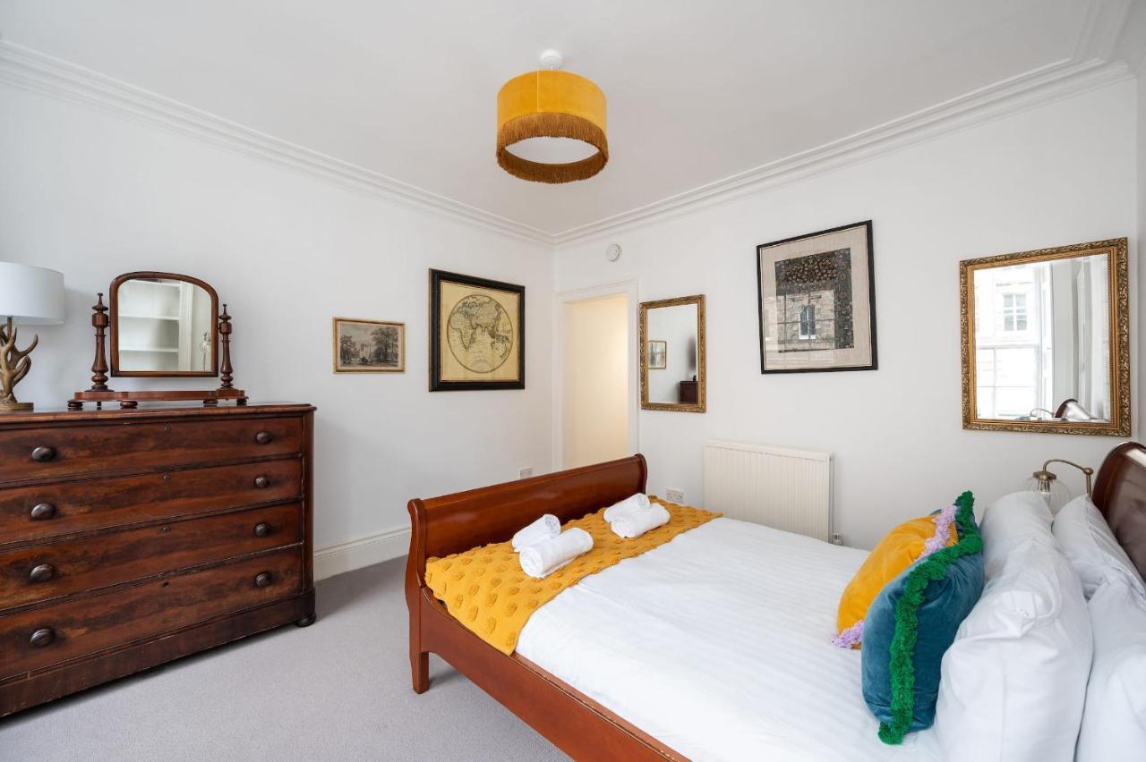 Luxury 3 Bedroom On Edinburgh's Royal Mile Apartment Edinburgh