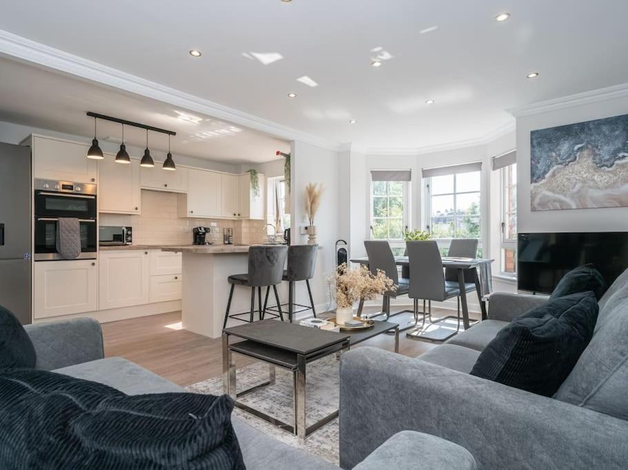Appartement Luxury 2bed 2bath Flat In City Centre- Free Parking! *