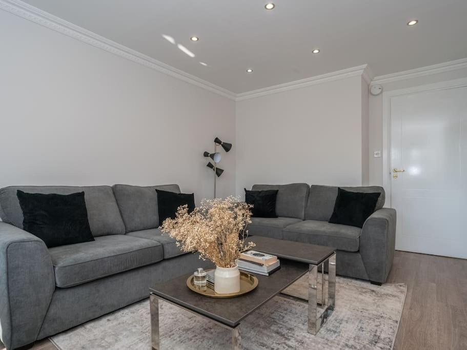 Luxury 2bed 2bath Flat In City Centre- Free Parking! Appartement *