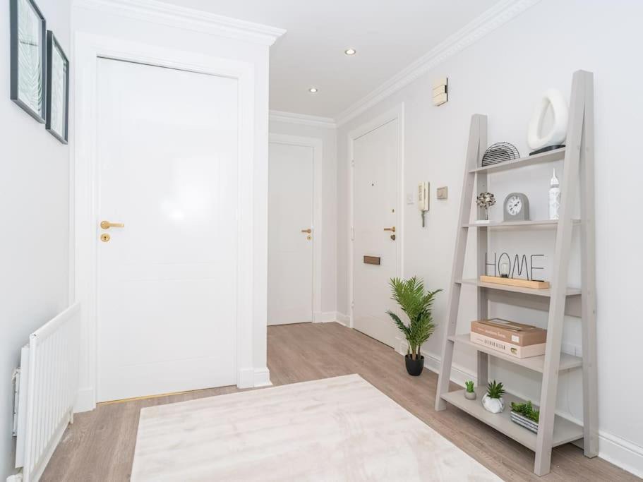 Luxury 2bed 2bath Flat In City Centre- Free Parking! Appartement EDI