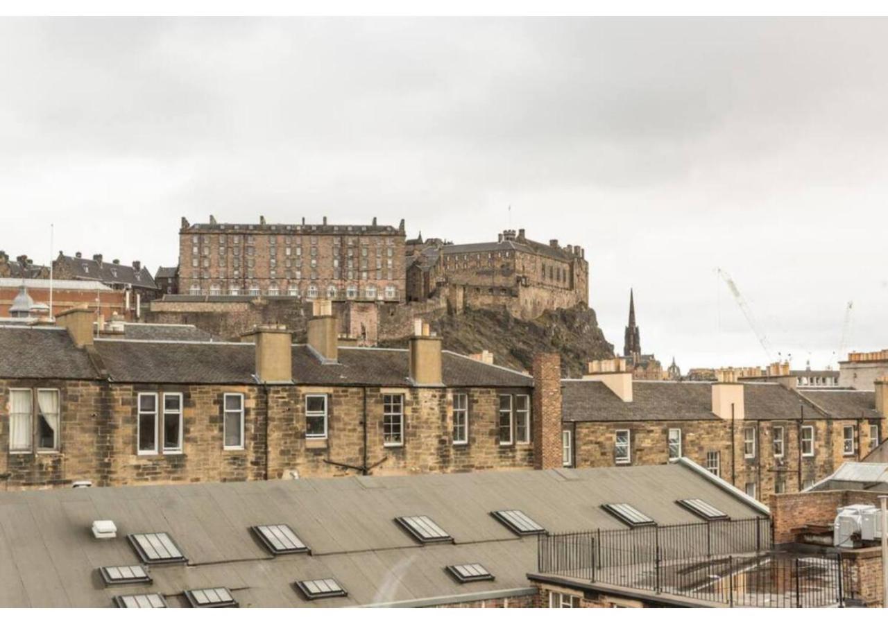 Joivy Spacious 3-bed Flat With Castle Views Apartment *