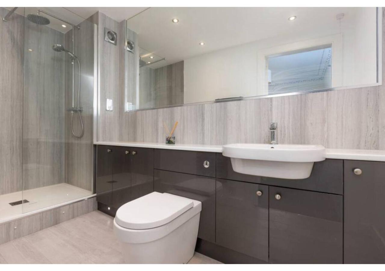 Joivy Spacious 3-bed Flat With Castle Views