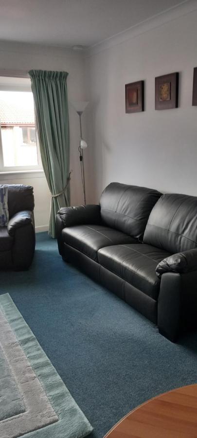 Ideal Location With Free On-site Private Parking Apartment