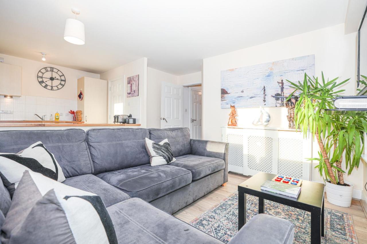 Waterfront Castle View 3 Bed * EDI