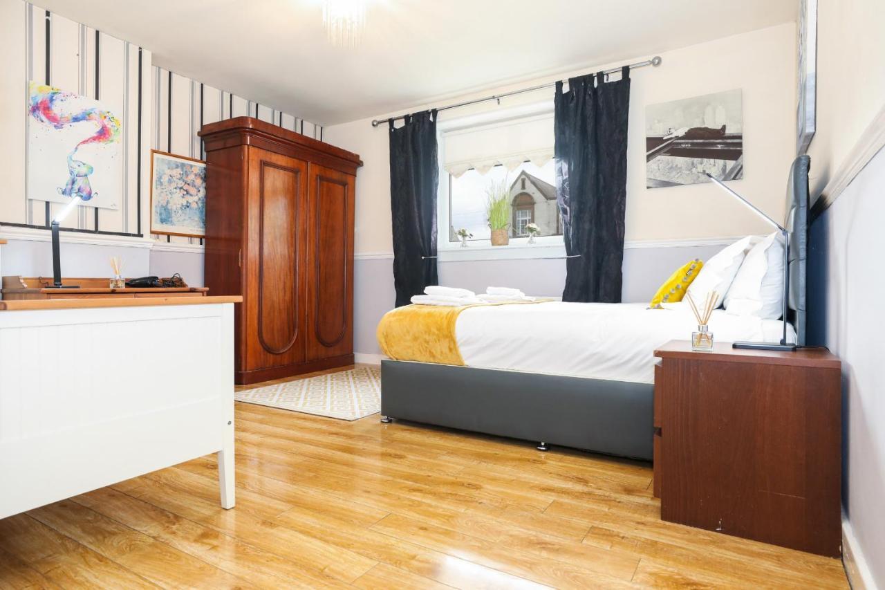 Holiday home Beautiful 4 Bedroom - Free Parking Edinburgh