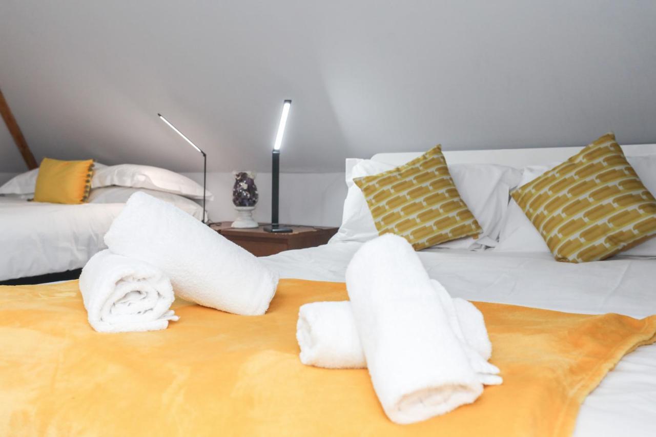 Beautiful 4 Bedroom - Free Parking * Edinburgh