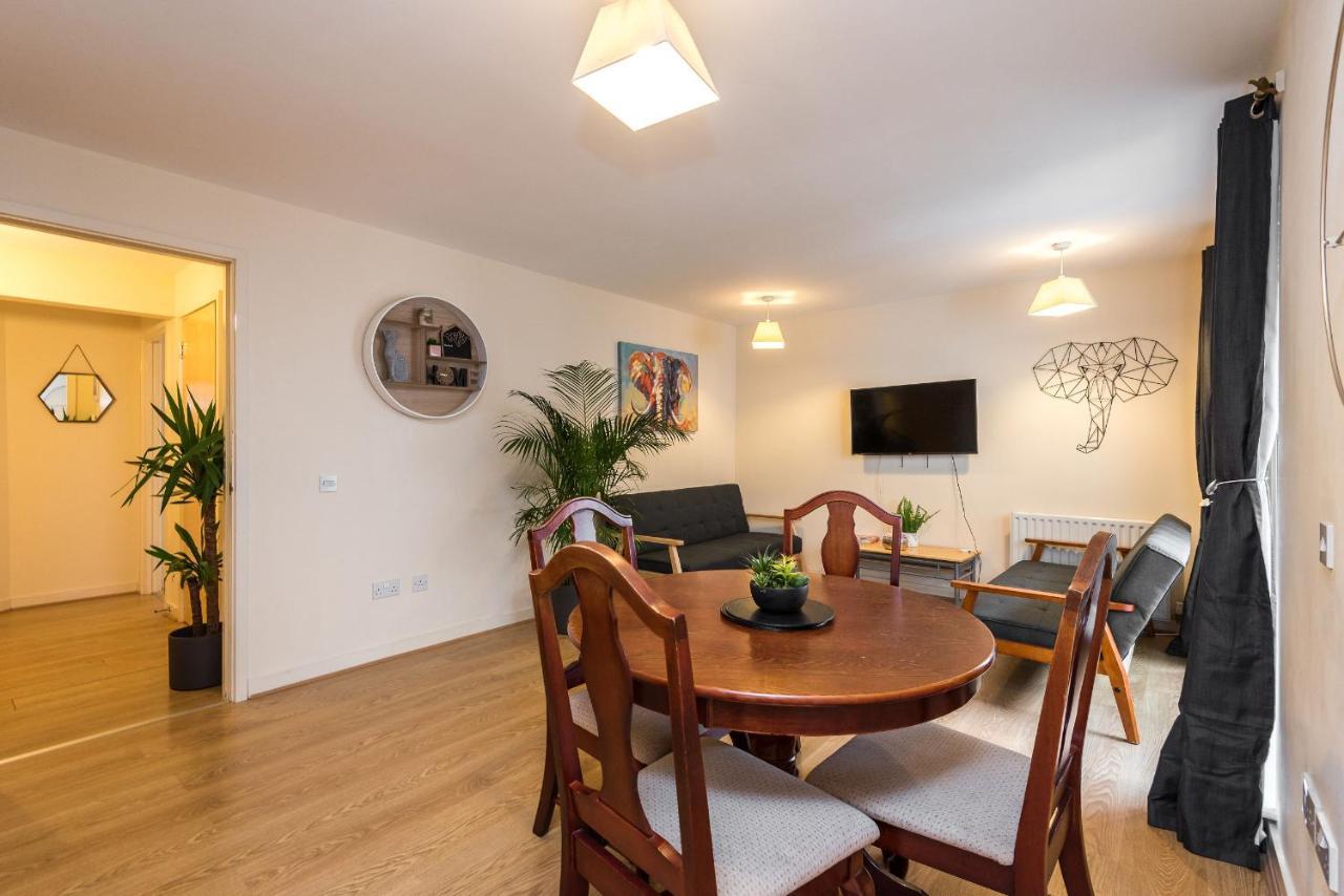 Elegant 2 Bedroom Centre - Free Parking - Private Balcony Edinburgh